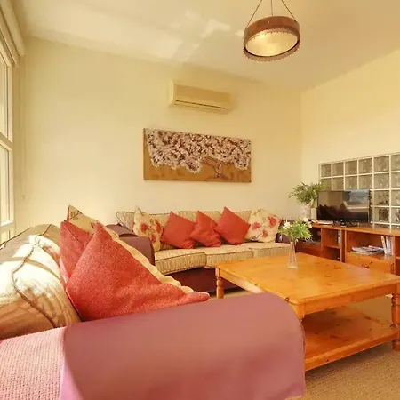 Case de vacanță 2 Bed Luxury In Aphrodite Hills!!