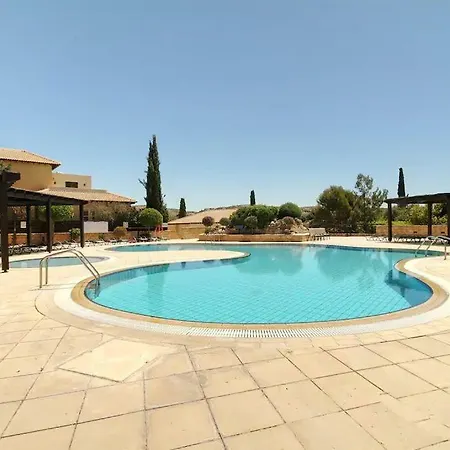 2 Bed Luxury In Aphrodite Hills!! Дом отдыха Куклия